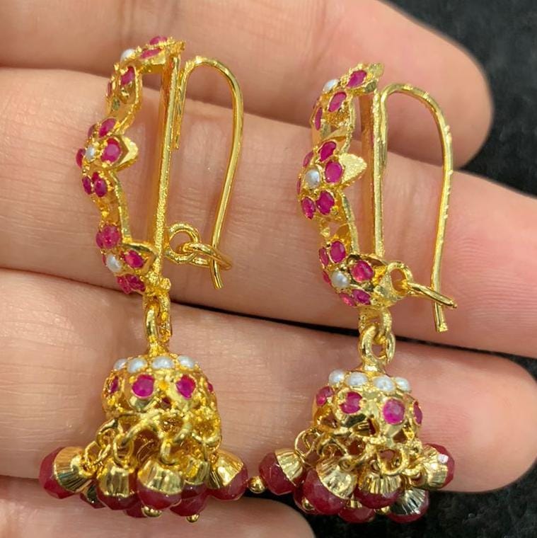 Semi-precious stones and pearls hoop earrings-White & Red