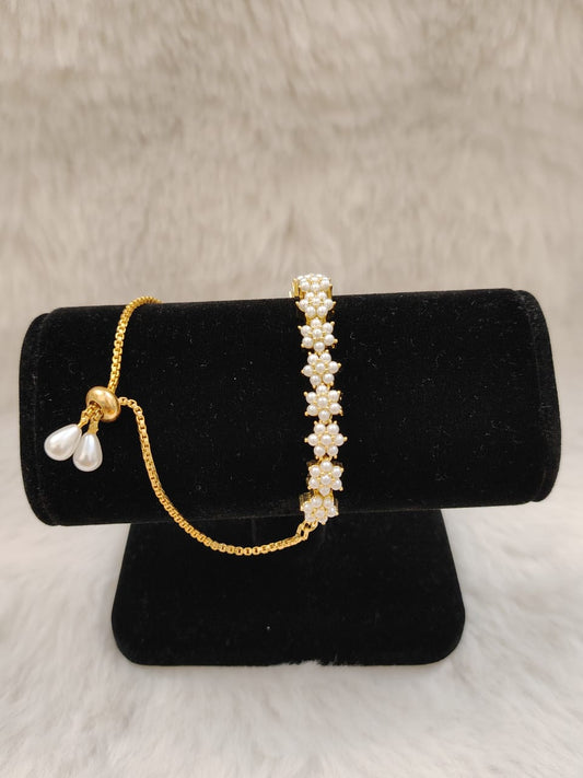 Semi-precious pearl bracelet