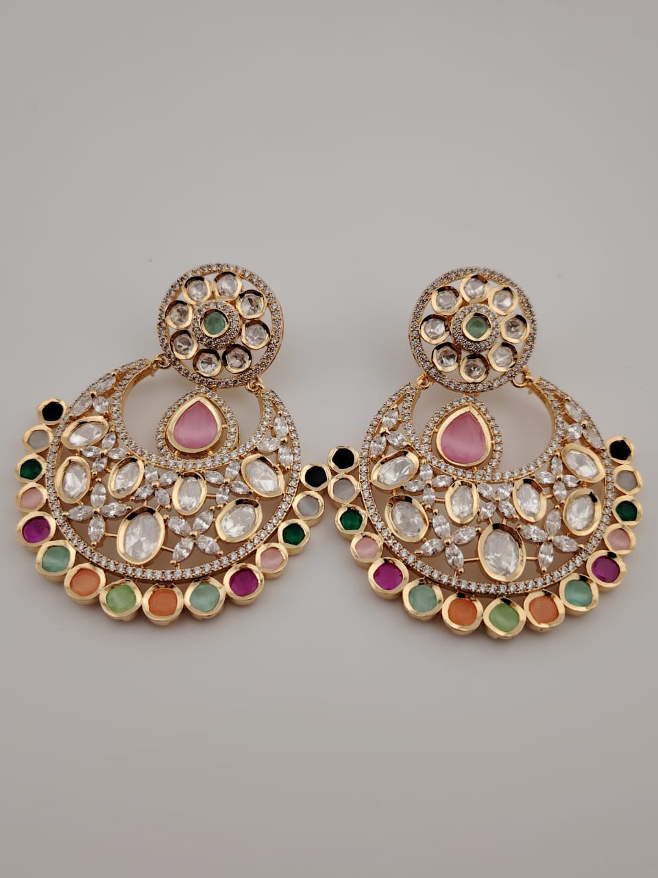 Statement kundan chandbaali with pota stones