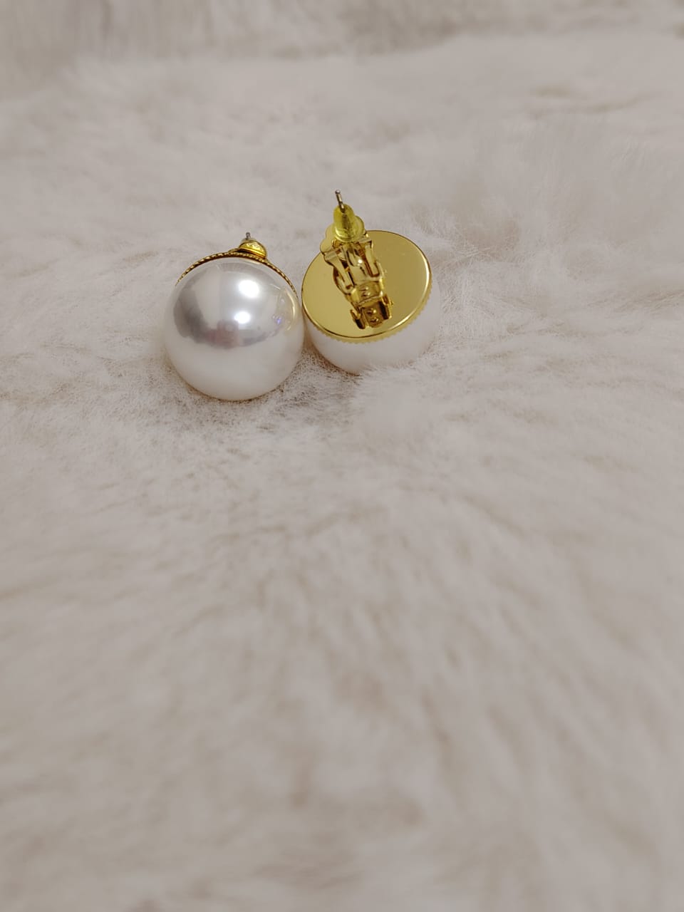 Oversized fresh water pearl studs in white