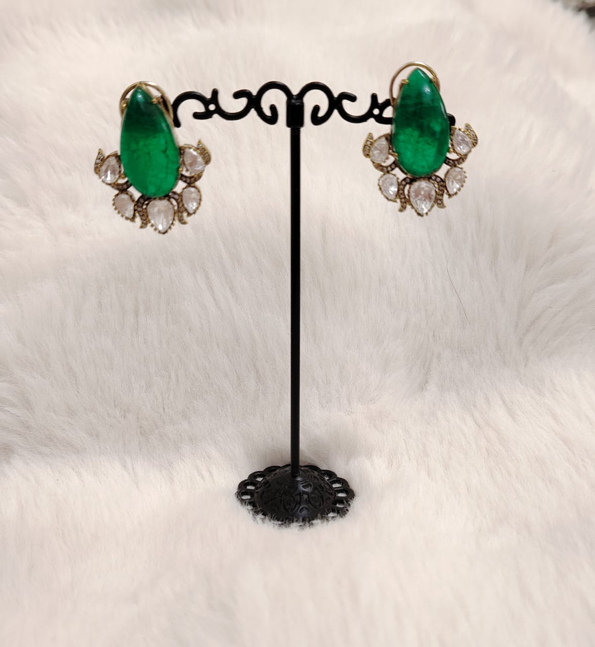 Victorian studs with green doublet stone and pachi kundans