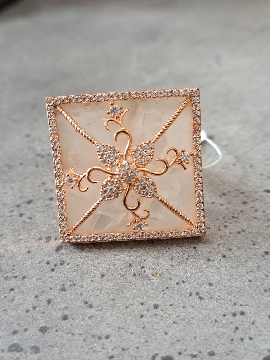 Mother of pearl rose gold cocktail finger ring