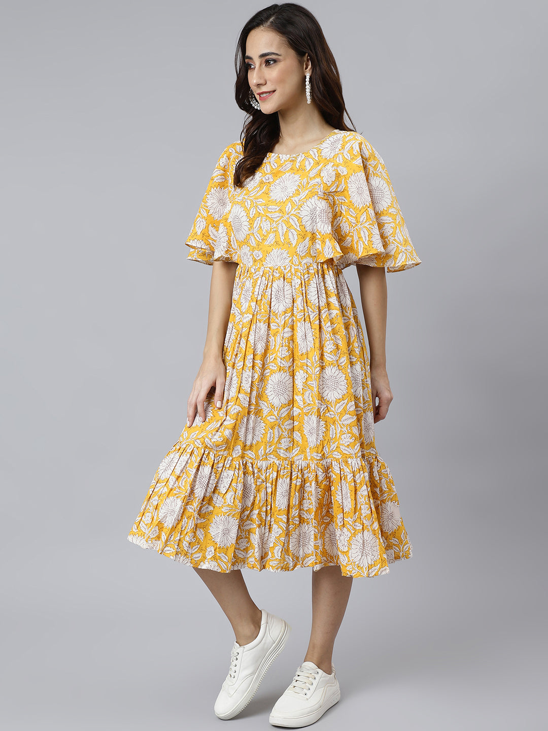 Cotton dress with floral prints in mustard color