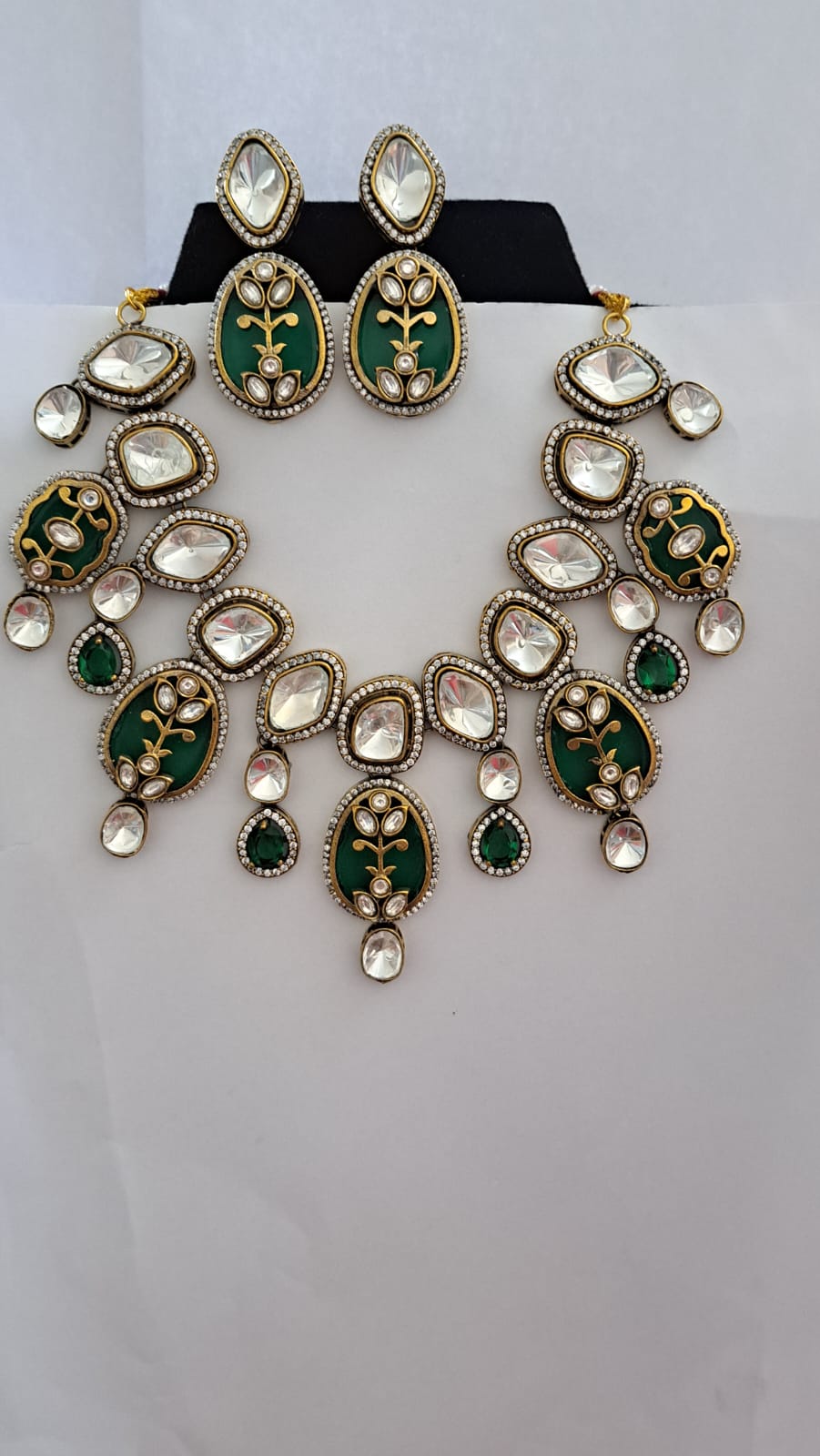 Kundan thewa necklace with earrings