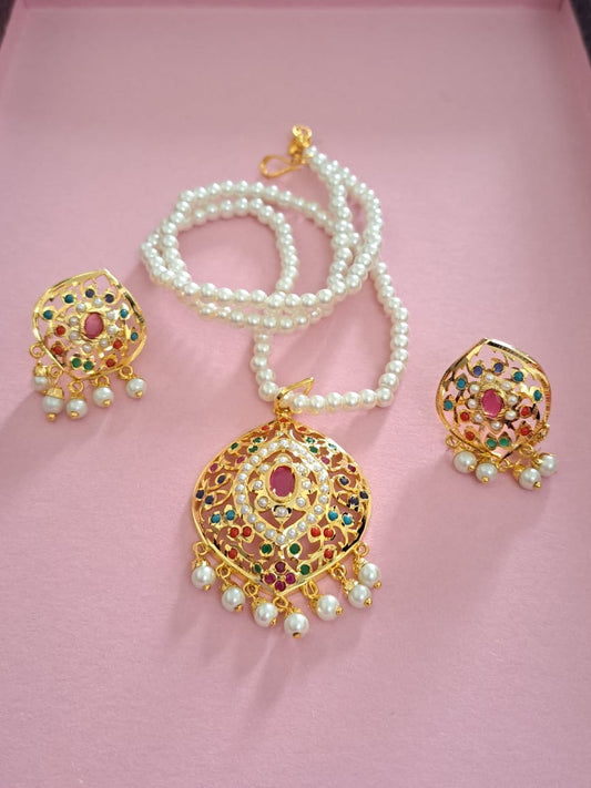 Semi-precious pearl pendant set multicolor with pearl mala